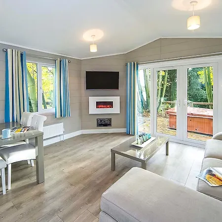 Jamies Cragg 假日公园 Welburn